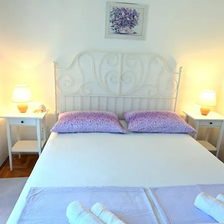 Luka's House - Zf Hvar Inn *