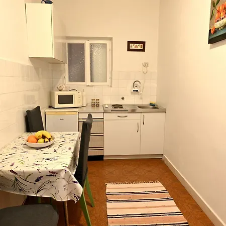 Luka's House - Zf Hvar イン