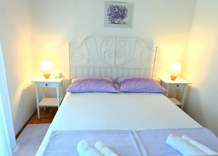 Luka's House - Zf Hvar Mini-hôtel *