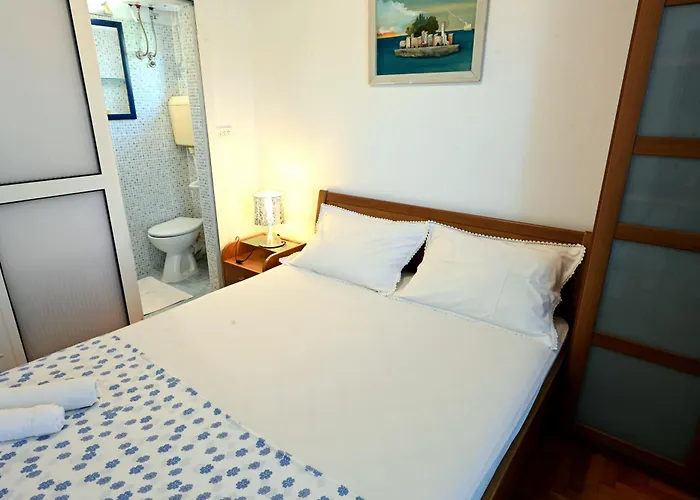 Luka's House - Zf Hvar Мини-отель *