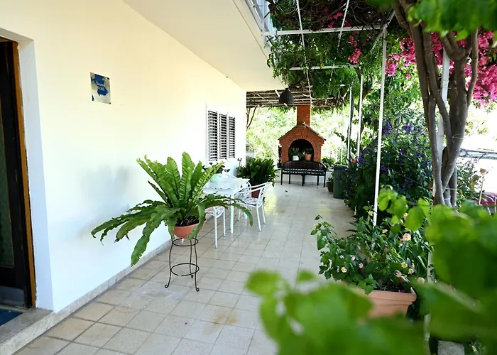 Мини-отель Luka's House - Zf Hvar